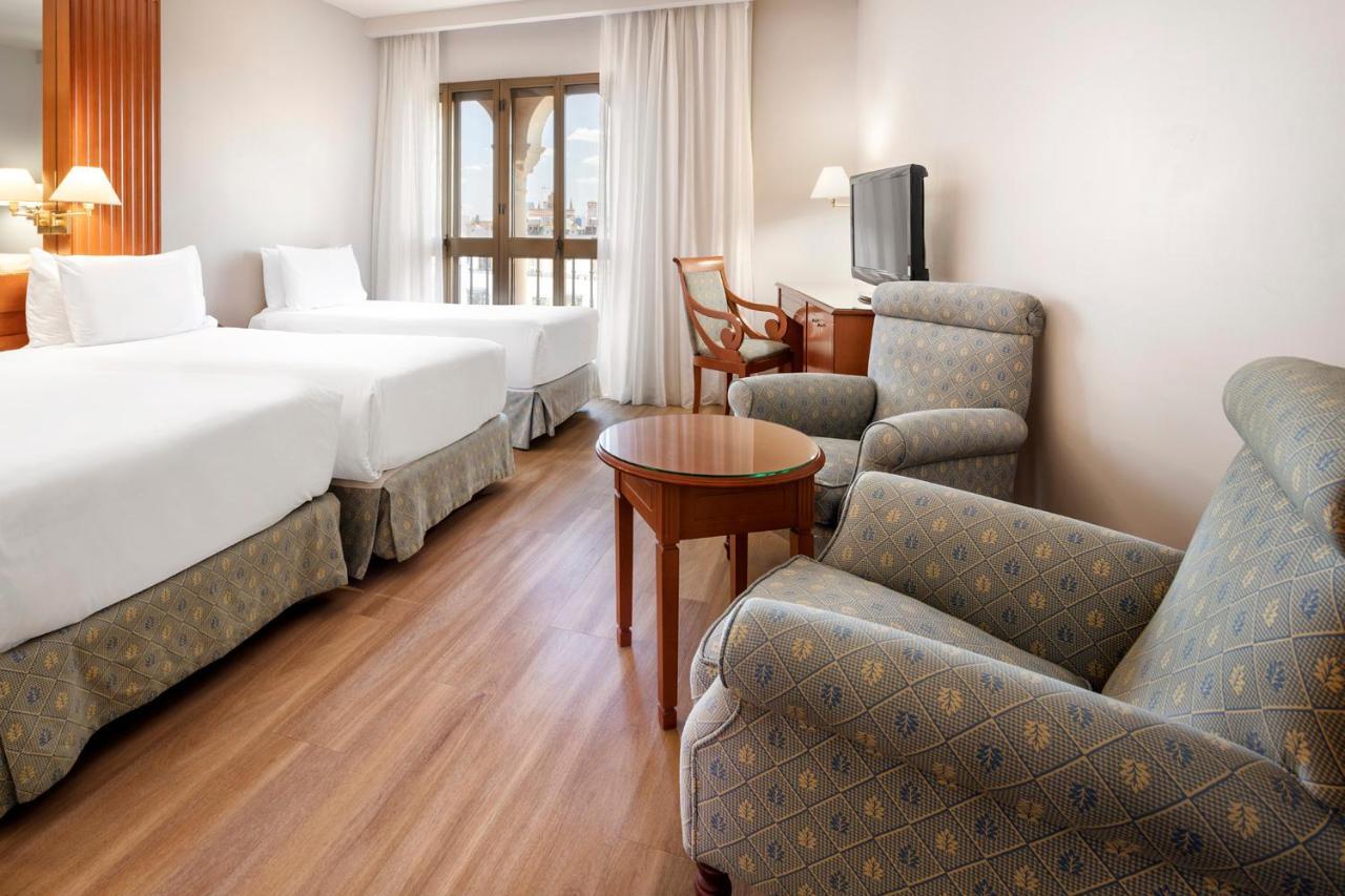 Exe Macarena Hotel