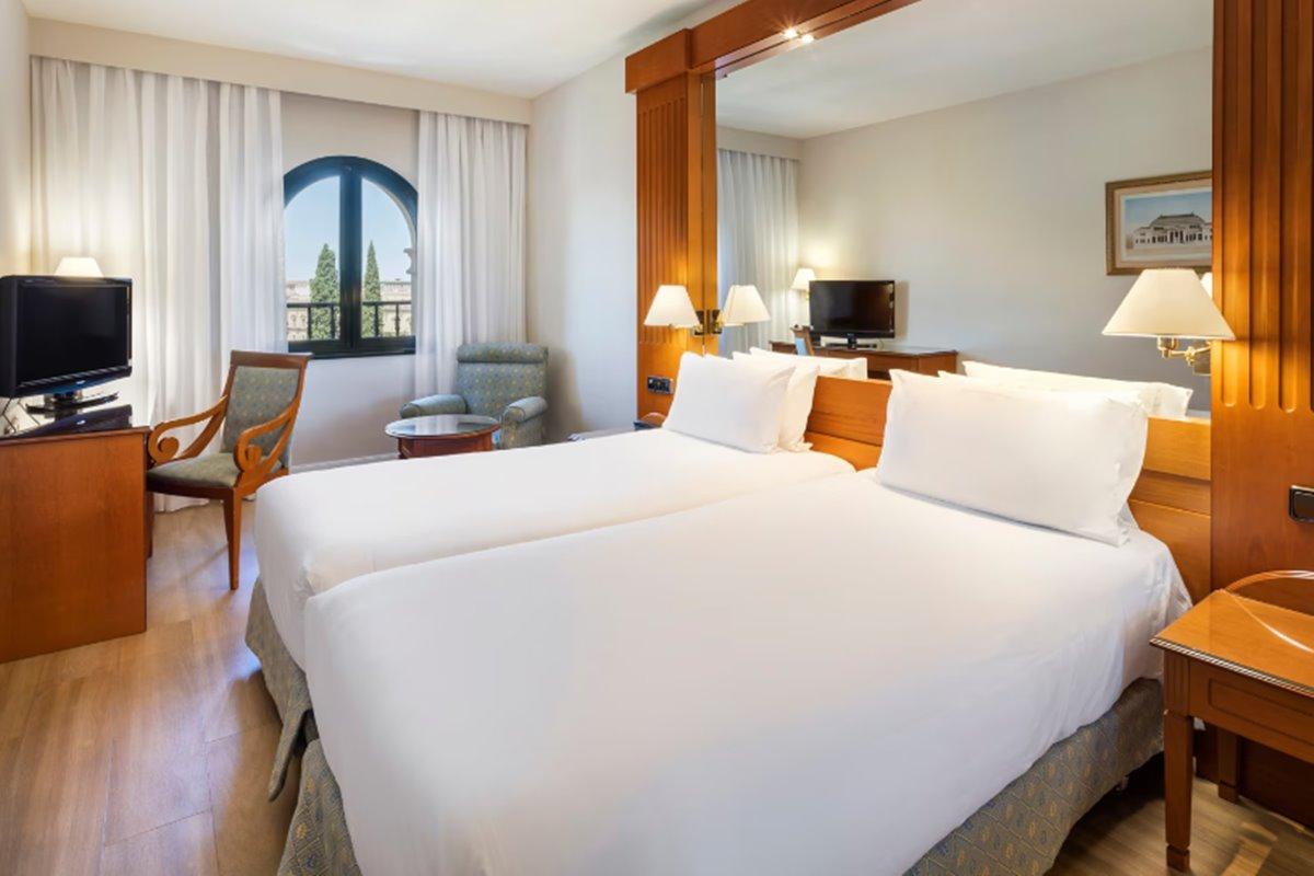 Exe Macarena Hotel 4*