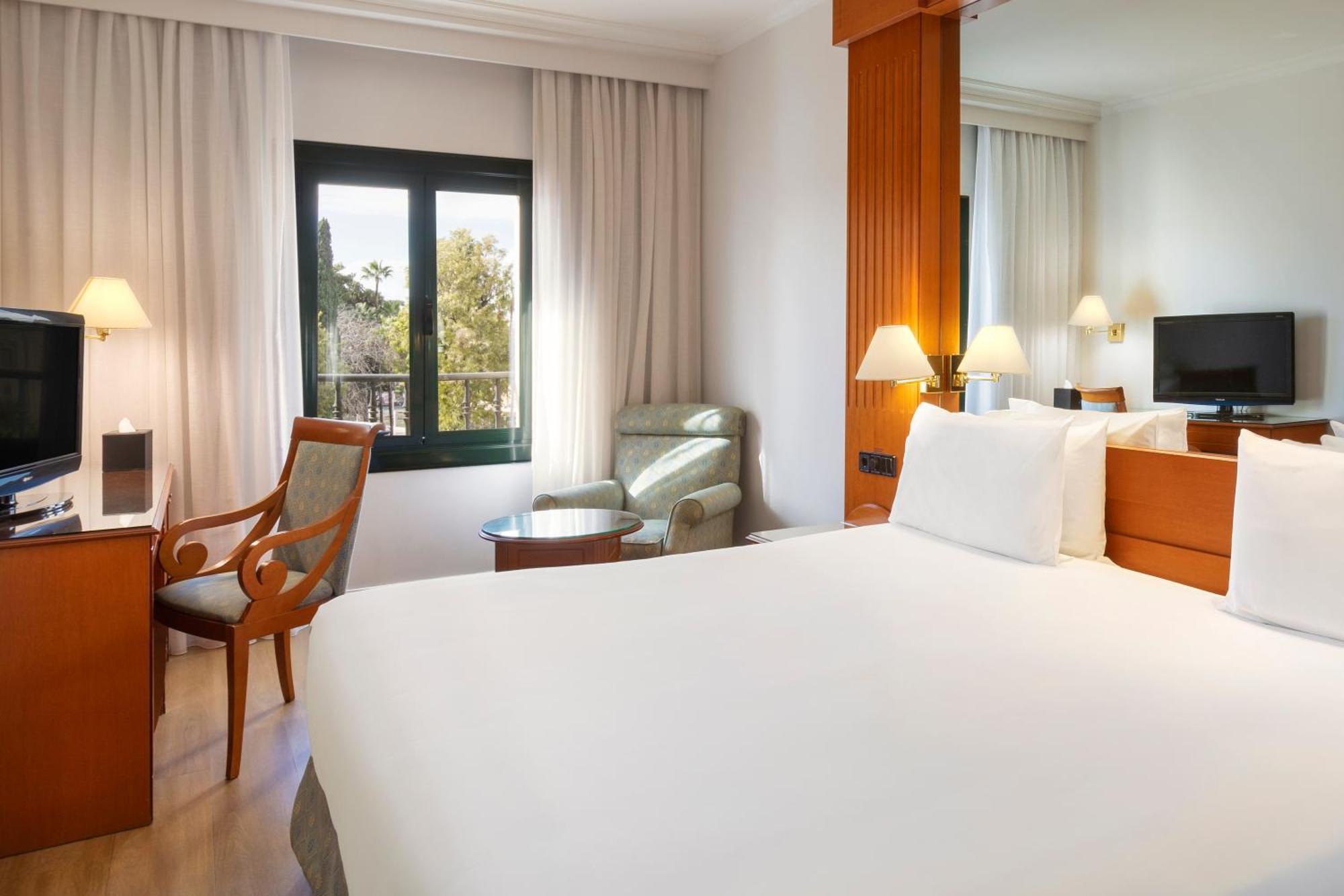 Hotel Exe Macarena 4*