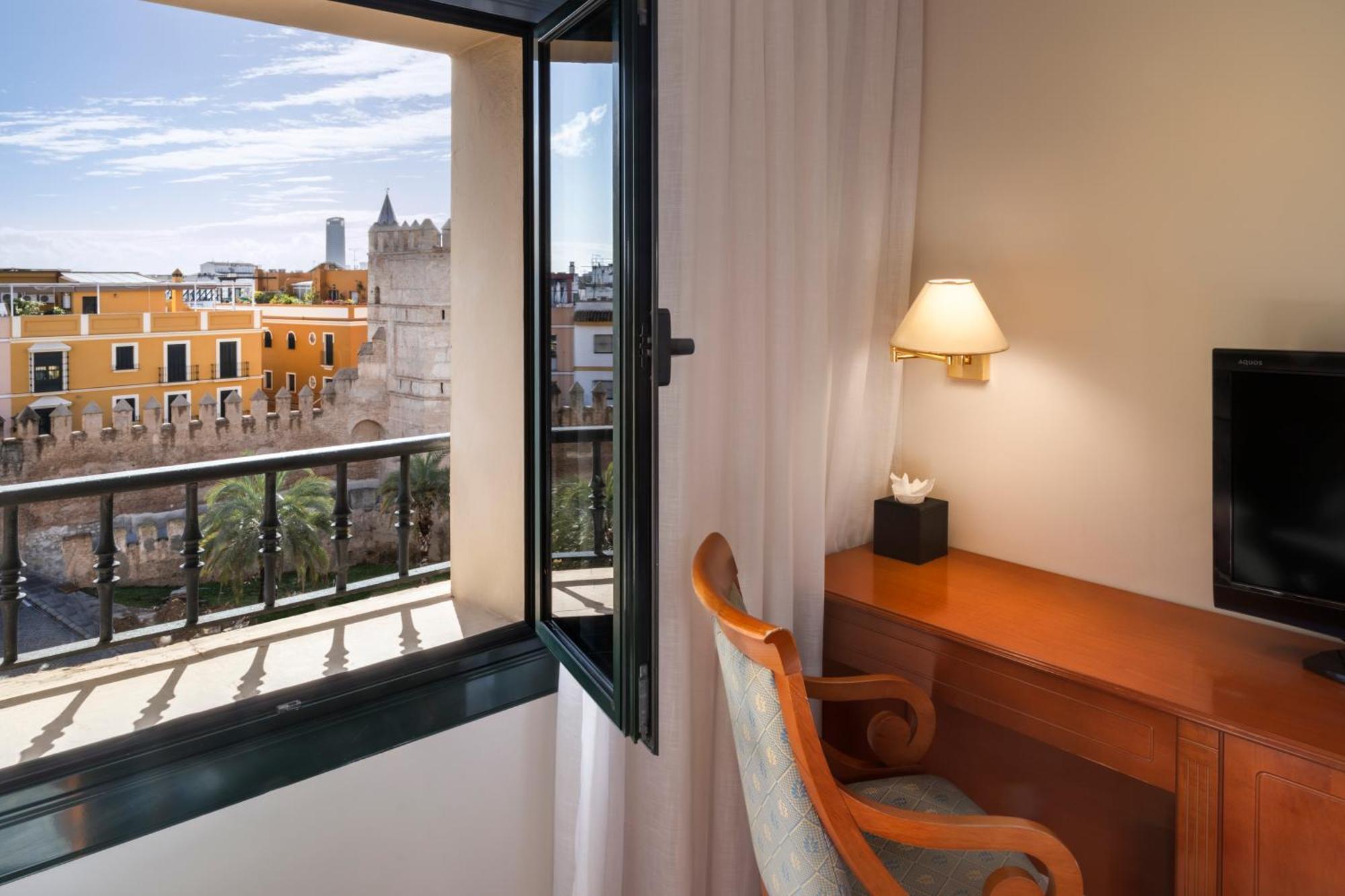 Exe Macarena Hotel