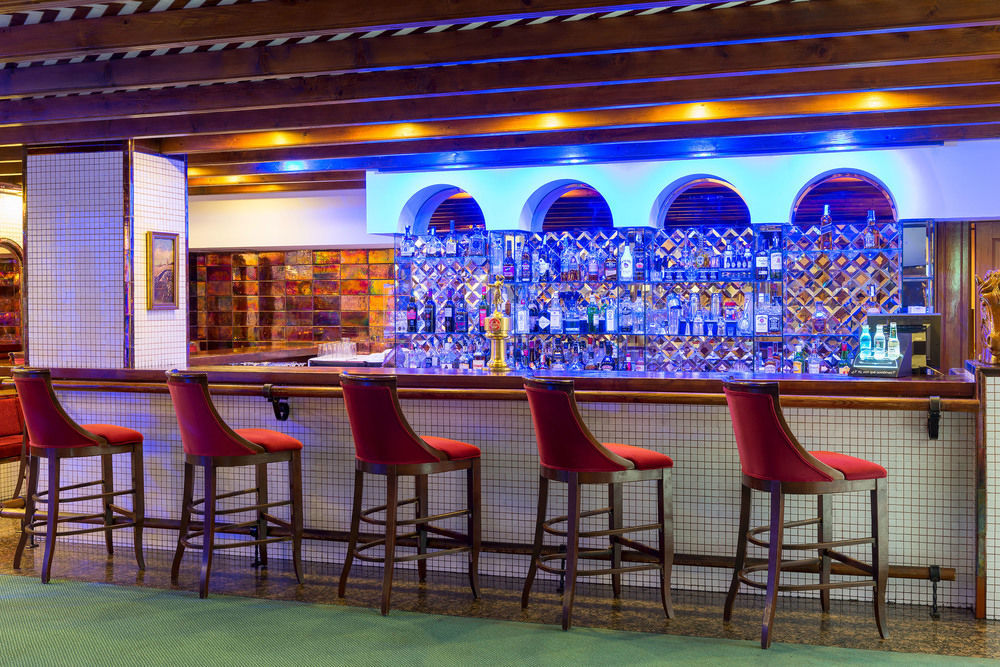 Hotel Exe Macarena 4*