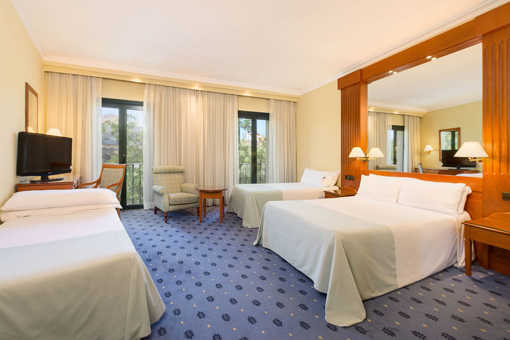 Exe Macarena Hotel 4*